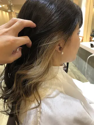 ロング トミタ/レイヤー/ 韓国ヘア/艶カラーのヘアスタイル