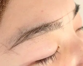 メンズ アイブロウ 石井 麻由のマツエク・マツパデザイン