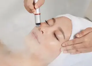 﨑川Glow-up Beauty丸の内店の眉毛・アイブロウイメージ