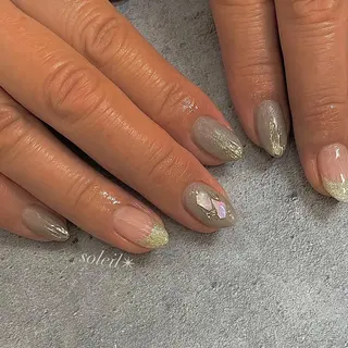 ネイル 粟津 美紀のネイルデザイン