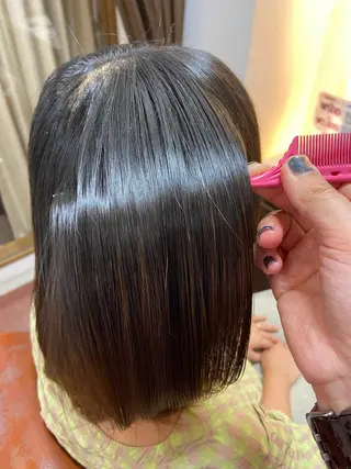 セミロング 瀧下 唯のヘアスタイル