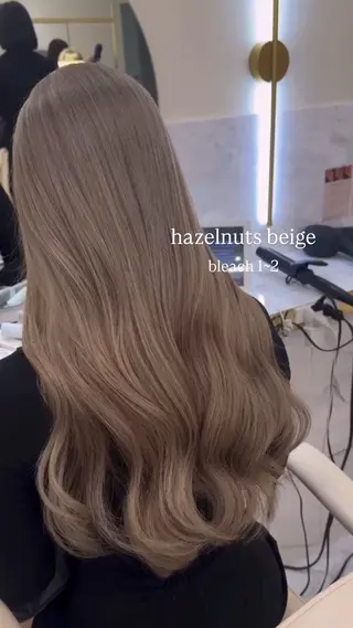 ロング カラー ワンホン×髪質改善 つのーか🩶‪🫧のヘアスタイル