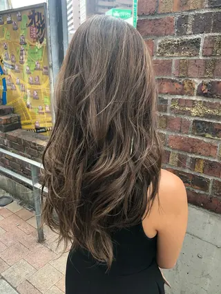 ロング カラー Mirareee tokyo所属・バレイヤージュ/ シャドウルーツ/安室のヘアスタイル