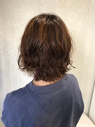 ショート カラー パーマ 阿部 美咲のヘアスタイル