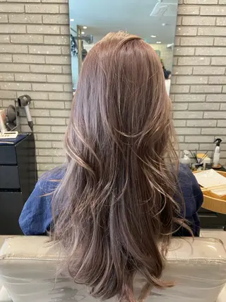 カラー Mejia Riseのヘアスタイル