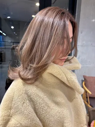 ミディアム カラー ブリーチカラーレイヤ ーカット🦋annaのヘアスタイル