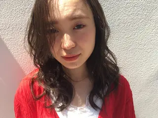 ミディアム パーマ THE DAY所属・AKI HASHIMOTOのヘアスタイル