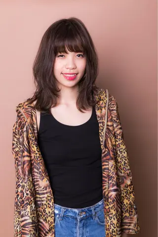 ミディアム カラー 平川 友希子のヘアスタイル