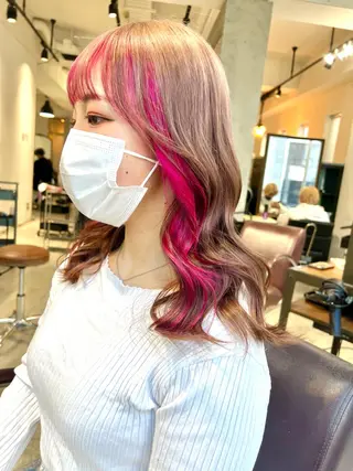 セミロング カラー ヘアアレンジ ネイル Lani5710所属・🌈インナーカラー ‘ショウマ’🌈のヘアスタイル