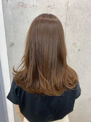 ロング カラー オリーブ/アッシュ やわらか透明感カラーのヘアスタイル