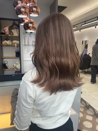 カラー AIRI layer cut hairのヘアスタイル