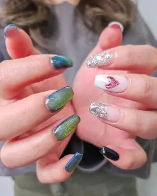 ネイル Becolorful渋谷所属・Dali🌙 NATSUKIのネイルデザイン