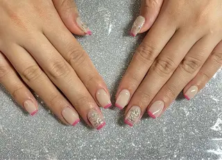 ネイル VIERU 🌈🎀💖のネイルデザイン