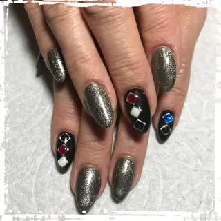 ネイル ECLAT エクラ所属・寺山 千鶴のネイルデザイン