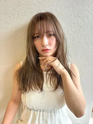 ロング 韓国/透明感 Veluaのヘアスタイル