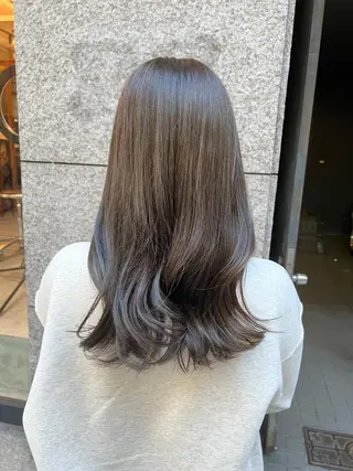 ロング カラー ノイシキ サキのヘアスタイル