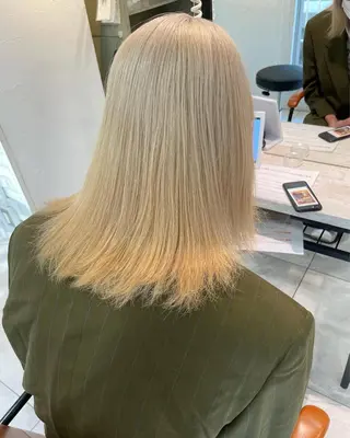 セミロング カラー メンズ ブリーチ特化 ハイトーンRYOYAのヘアスタイル