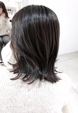 ミディアム カラー 樋口 千尋のヘアスタイル