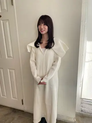 セミロング カラー MIOベージュカラー 柔らかいカラーのヘアスタイル