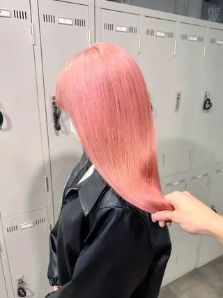 ショート カラー 僕なら縮毛矯正してて もブリーチできますのヘアスタイル