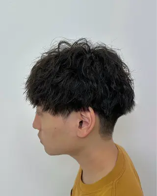 カラー パーマ メンズ ユージ ✂︎ パーマ＆ハイトーンのヘアスタイル