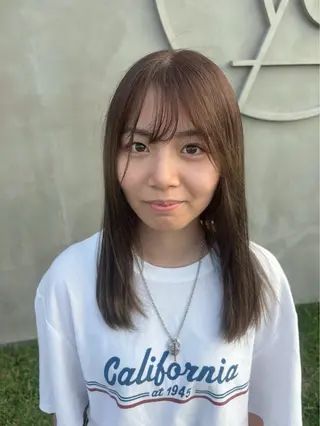 ミディアム カラー ann EYES 深井店所属・颯花 そはるのヘアスタイル