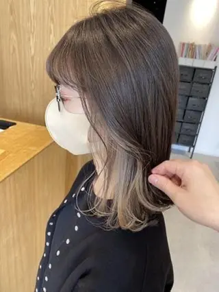 ミディアム カラー あやか/ベージュ /透け感カラーのヘアスタイル