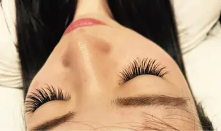 マツエク・マツパ フルーヴコリーヌ所属・フルーヴコリーヌ Rieの眉毛・アイブロウイメージ