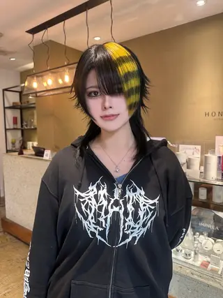 カラー YUI/レイヤー/ ハッシュカットのヘアスタイル