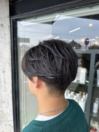カラー メンズ arika オケシ　リョウダイのヘアスタイル