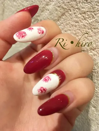 ネイル ネイル＆フラワーサロン〜Ri✦hiro〜鳥栖店所属・HIRATA RIEのネイルデザイン