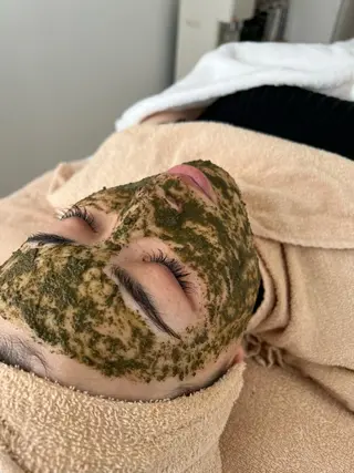 ハーブピーリング /毛穴ケア/脱毛/韓国ツヤ肌専門店【HARU.】所属・韓国ツヤ肌ピーリング ハーブ脱毛HARU.のエステ・リラクイメージ