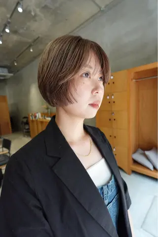 ショート カラー wewe: momoeのヘアスタイル