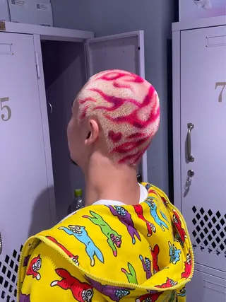 カラー メンズ 菜々🫧新宿 透明感ケアブリーチのヘアスタイル