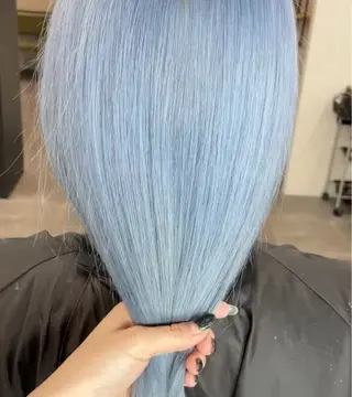 セミロング ハイトーン特化/ モエ🍑のヘアスタイル