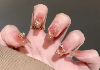 ネイル 高木 維麗絲のネイルデザイン