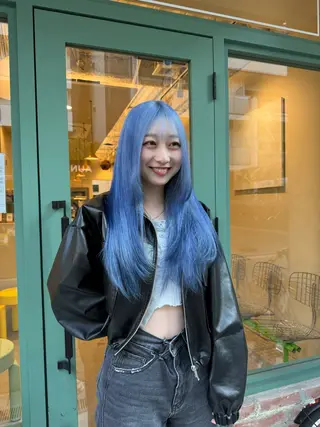 ロング HERMITAGE YUDUKIのヘアスタイル