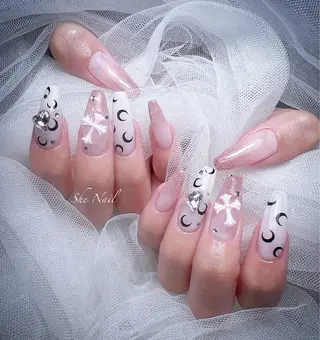 ネイル She   Nail所属・ISA_ BELLAのネイルデザイン