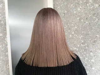 ミディアム cinq PROJECT所属・ミルクティーベージュ /三村克彦のヘアスタイル