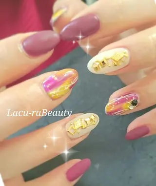 ネイル 小顔と腸の専門店 ラクーラビューティのエステ・リラクイメージ