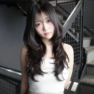 セミロング SHIN レイヤー‪‪カットのヘアスタイル