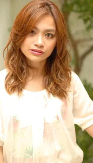 ミディアム セミロング ロング カラー パーマ 推し活専用 【派手髪】飯野ゆかりのヘアスタイル