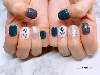 ネイル THECOLORS所属・近貞 莉奈のネイルデザイン