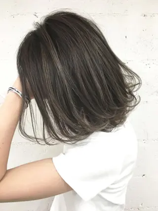 カラー デザインカラー Lienのヘアスタイル