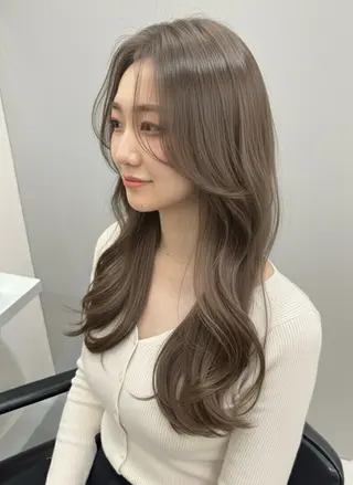 セミロング カラー 艶カラー🫧髪質改善 Bonheur辻結凪のヘアスタイル