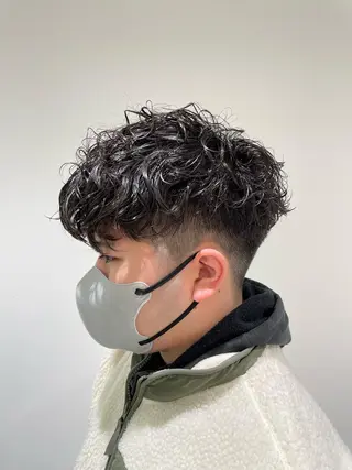 ショート メンズ フェザーパーマ職人 🪶ryosukeのヘアスタイル