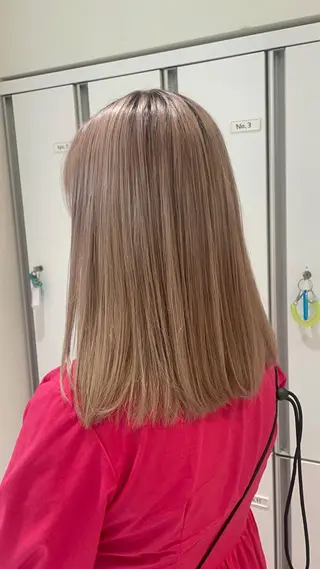 ミディアム Wカラー🎀/ 韓国風/TOMOMIのヘアスタイル