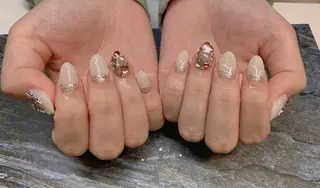 ネイル MOA NAIL所属・MoaNail🫶 Yoshiのネイルデザイン