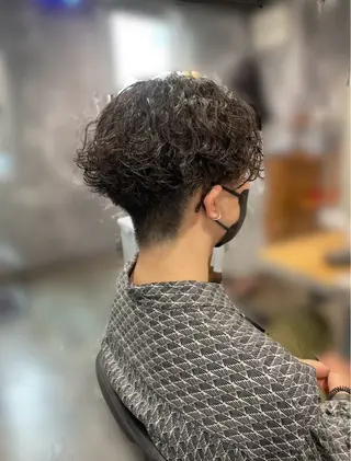 パーマ メンズ 透明感カラー・レイヤ ー🎀amika🎀のヘアスタイル