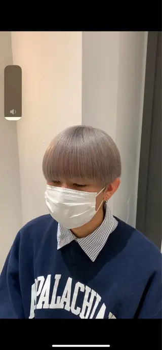 ショート カラー サロウィン(SALOWIN)原宿iori店所属・れい🫧 ハイトーン特化のヘアスタイル